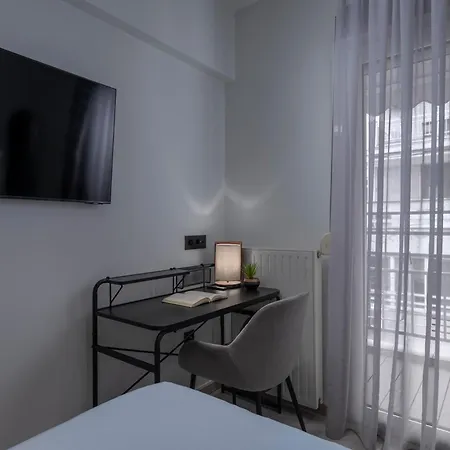 Embassy Elegant Lejlighed *